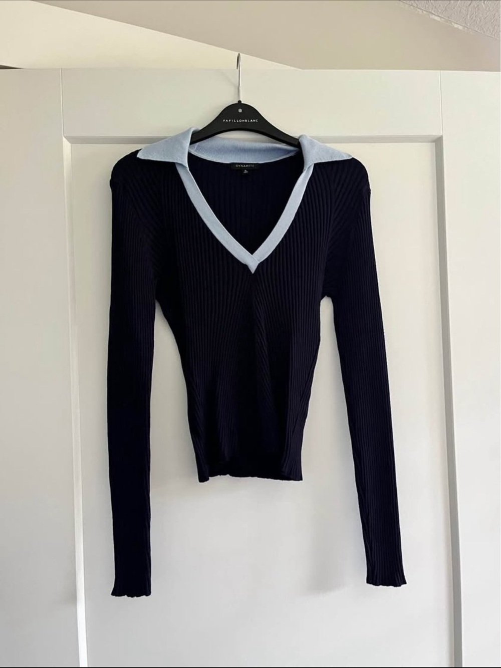 Ribbed V-Neck Sweater with Contrasting Collar - Black & Light Blue